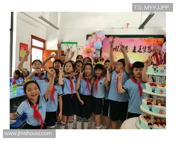 邱子健足球之路：从青涩少年到职业球员的成长历程与梦想追逐